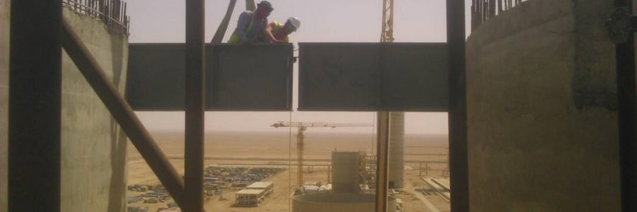 شركة الإنماء و البناء للتجارة و المقاولات تباشر بأعمال التركيبات المعدنية في مشروع السيلوهات